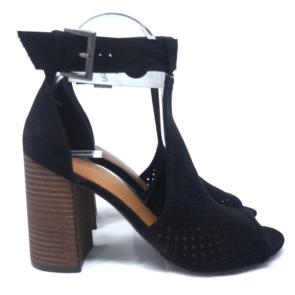Universal Thread Heels Black Ankle Strap